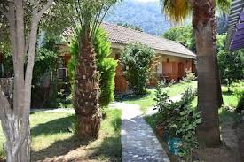 Garden Hostel rent a car