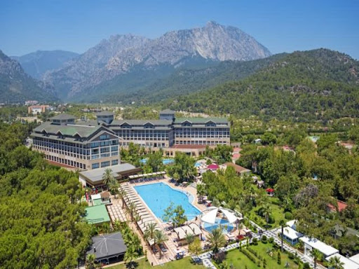 Avantgarde Hotel Resort car rental