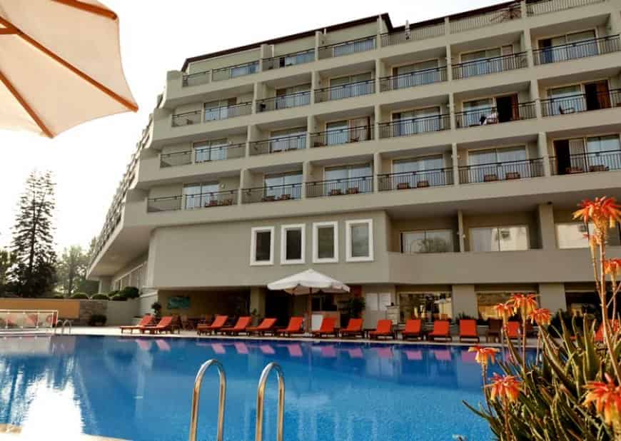 Queen's Park Turkiz Kemer rent a car