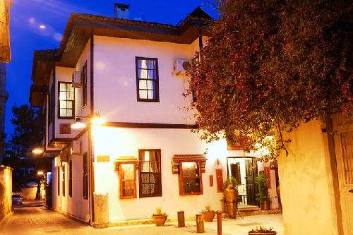 Lodge Boutique Hotel car rental