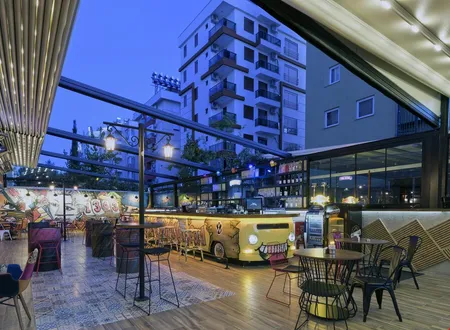 Voswos Garage Coffee Hotel Mietwagen