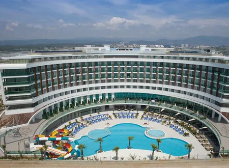 Elvin Deluxe Hotel rent a car