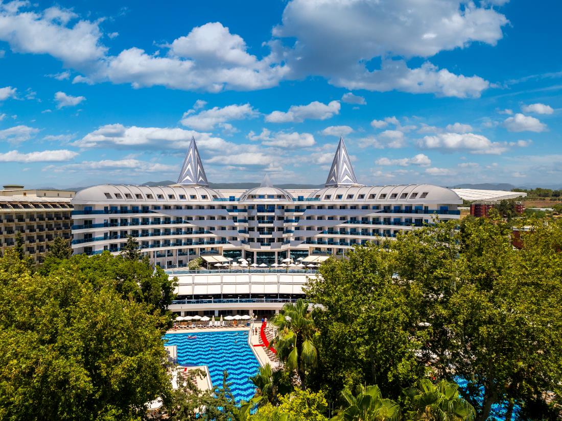 Delphin Botanik Platinum rent a car