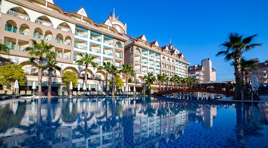 Side Crown Palace rent a car