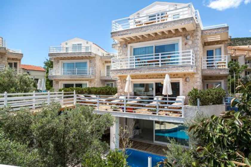 Mini Saray Hotel rent a car