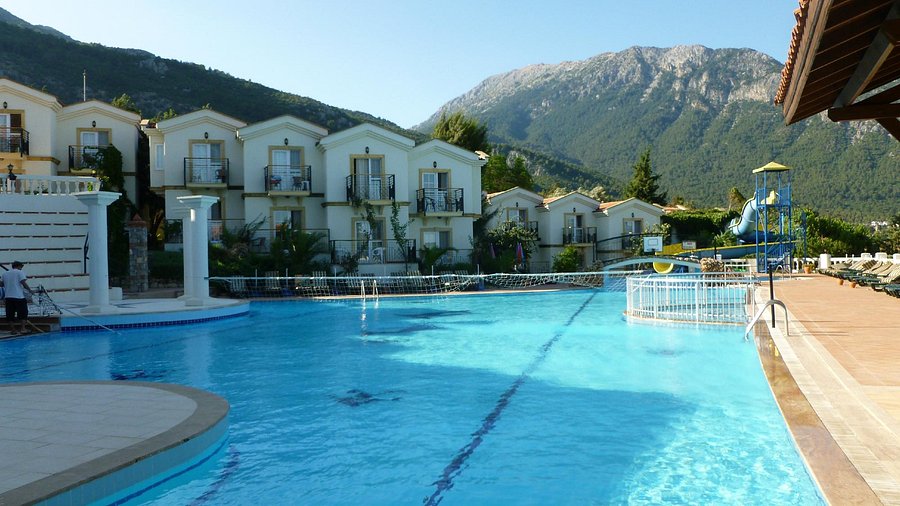 Artemisia Royal Park Club Hotel rent a car