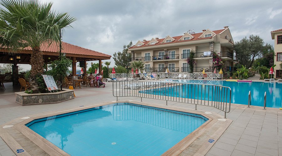 Celay Hotel rent a car