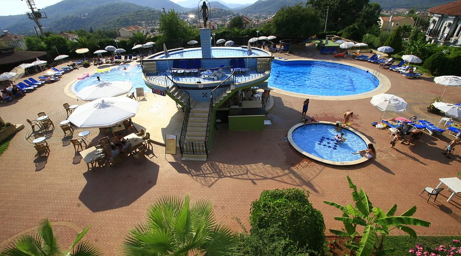 Destina Hotel rent a car