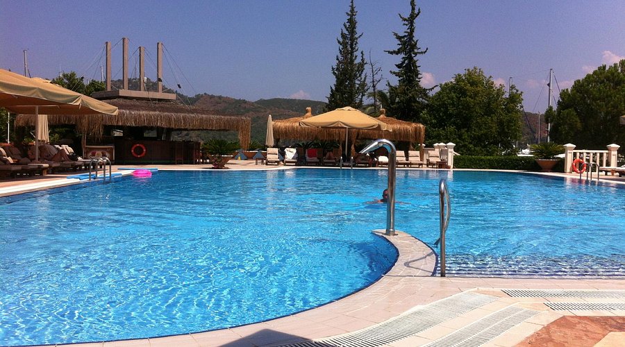 Ece Saray Marina Resort rent a car