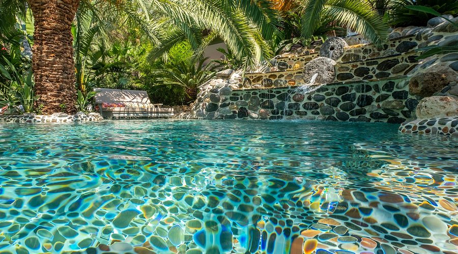 Flamingo Hotel Spa rent a car