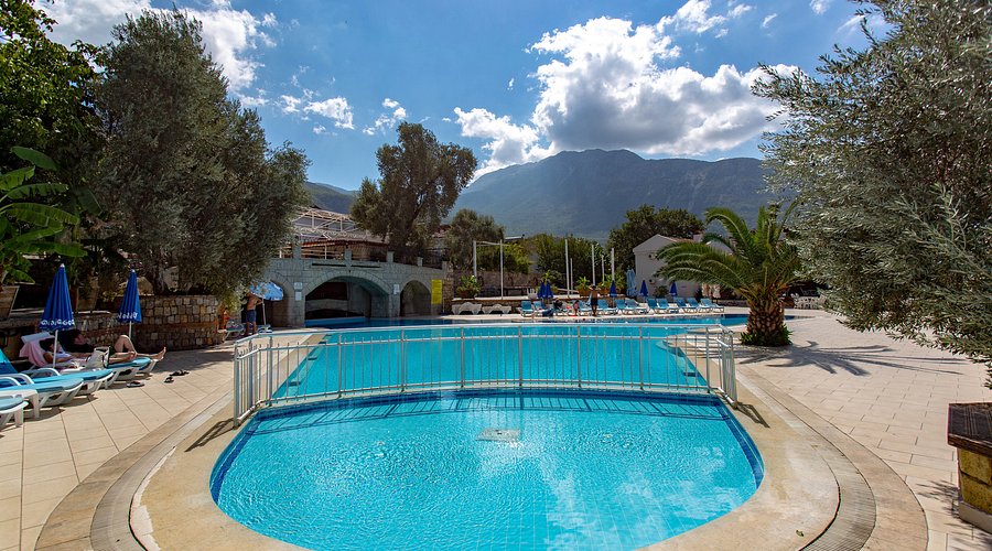 Grand Ucel Hotel rent a car