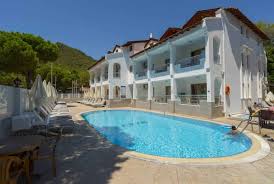 Arya Hotel araç kiralama