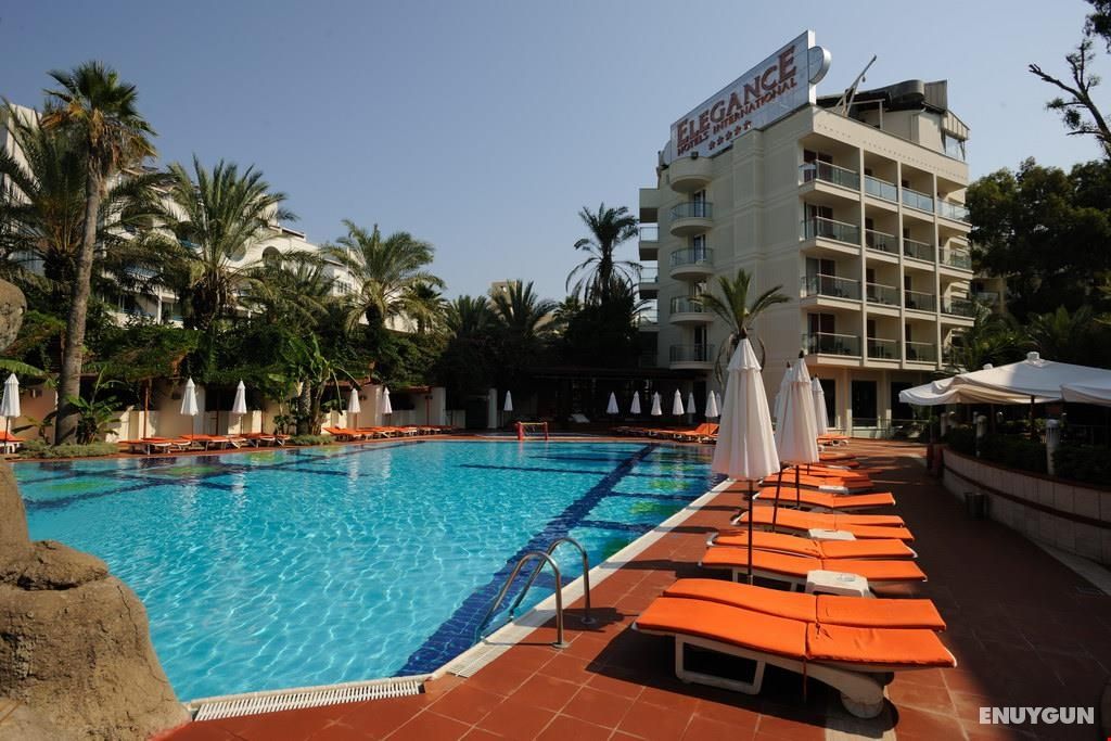 Elegance Hotel International Autovermietung