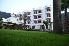 Kumlubuk Maris Hotel car rental