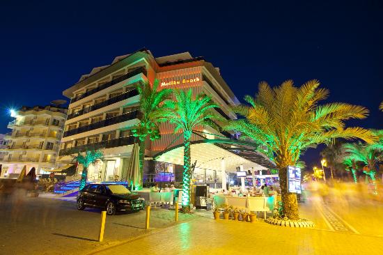 Malibu Beach Hotel araç kiralama