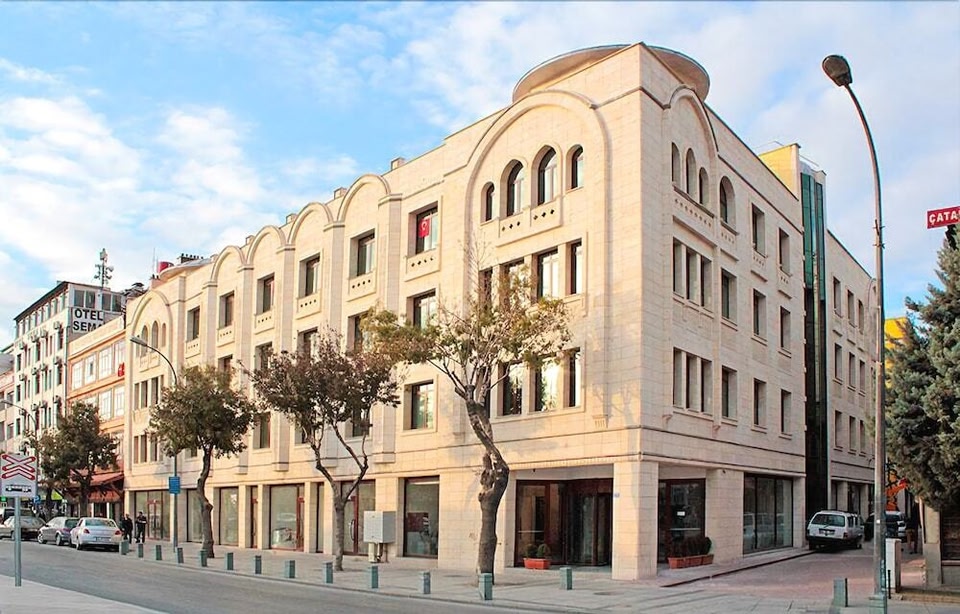 Dergah Hotel car rental