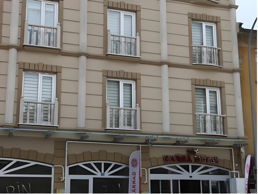 Garrra Hotel car rental