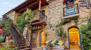 Alacati Eski Ev Hotel car rental