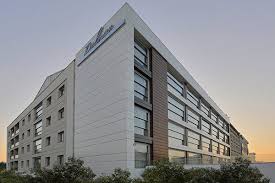 Delmar Suites Residence car rental