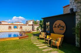 La Bien Hotel Alacati car rental