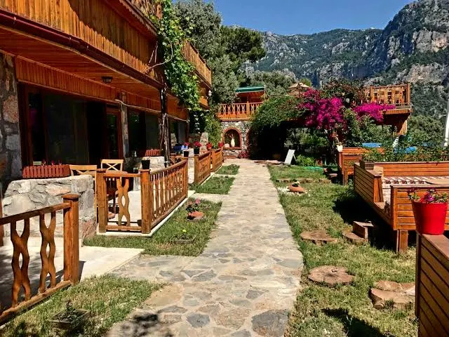 Kabak Armes Hotel rent a car