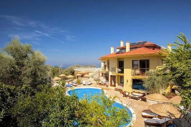 Mandarin Mango Boutique Hotel rent a car