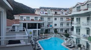 Montebello Deluxe rent a car