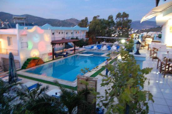 Can Hotel Gumbet rent a car