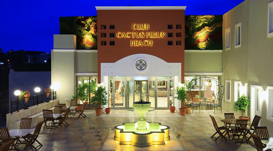 Club Cactus Fleur Beach rent a car