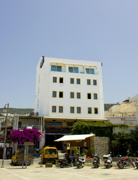 ​Gulet Hotel araç kiralama