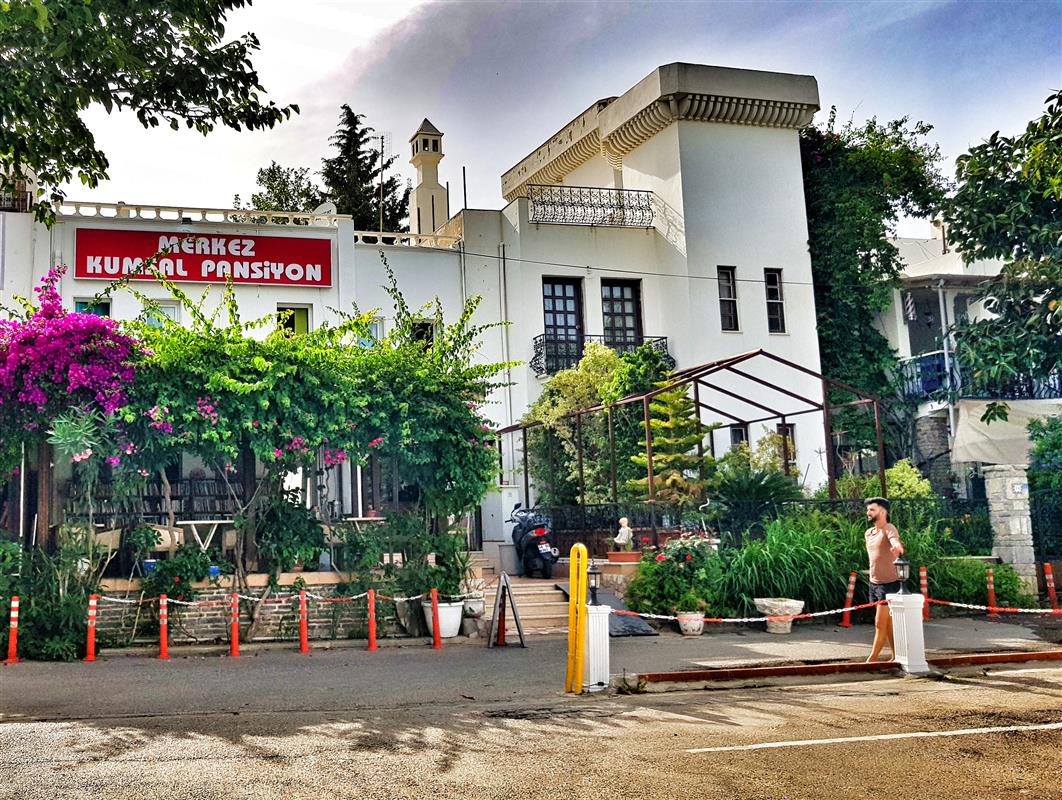 ​Merkez Kumsal Pansiyon araç kiralama