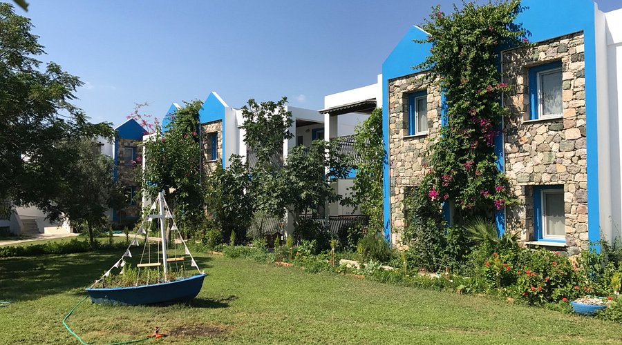 Kemanci Apart Restaurant Beach rent a car