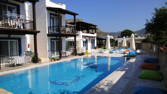 Simay Apart Hotel rent a car