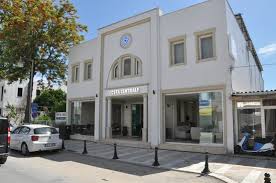 The Hotel 48 rent a car