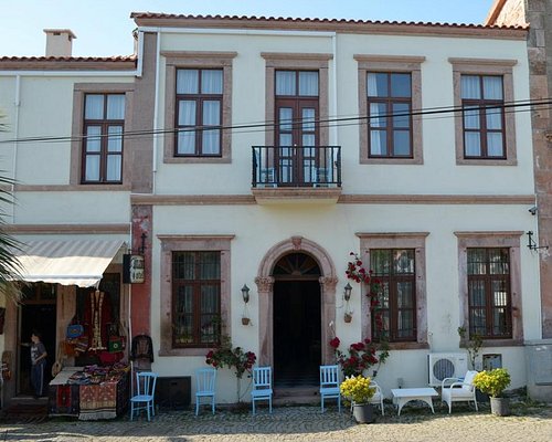 Cunda Selene Hotel rent a car