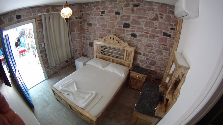 Cundada Hotel rent a car