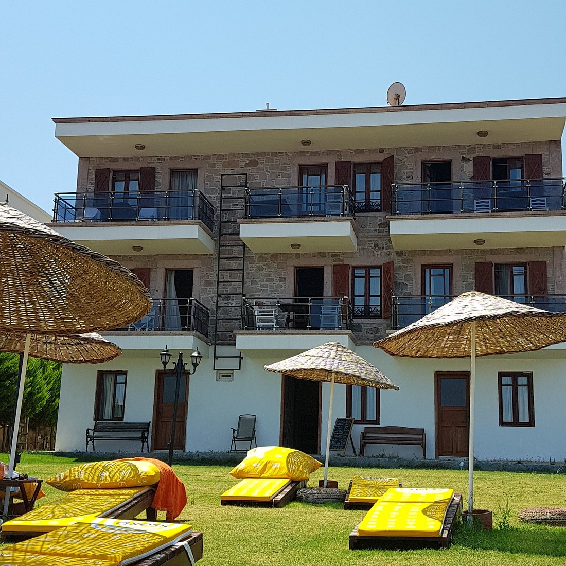 Hayal Evi Hotel rent a car