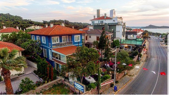 Lacivert Hotel rent a car