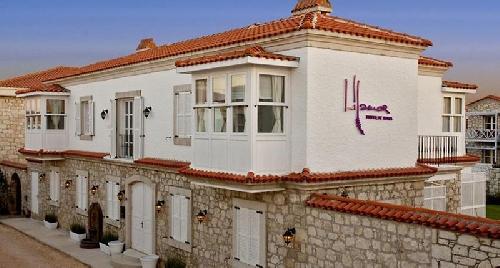 Lilamor Hotel rent a car