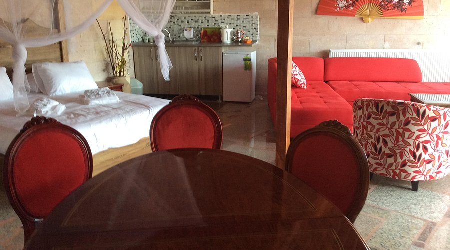 Alexander Cave House rent a car