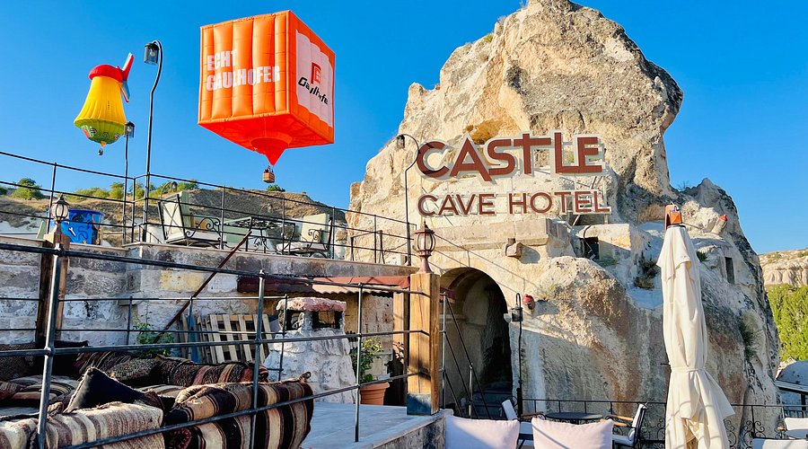 Castle Cave House rent a car