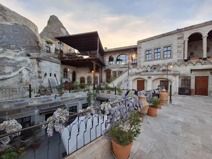 Harman Cave Hotel rent a car