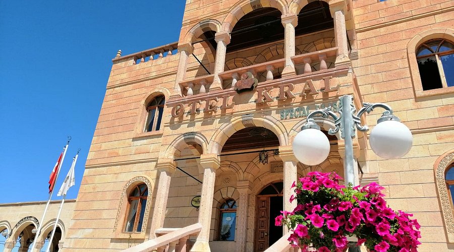 Hotel Kral rent a car