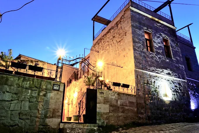 Monte Cappa Cave House rent a car