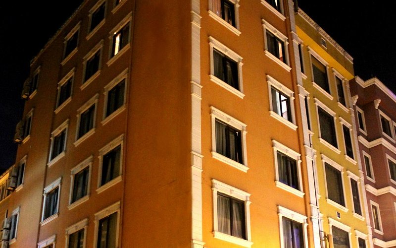 Dedem Hotel Sultanahmet rent a car