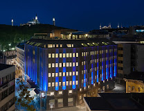 DoubleTree by Hilton Istanbul Sirkeci rent a car