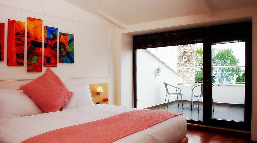 Eternity Butik Hotel rent a car