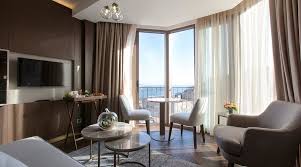 Noble22 Suites rent a car