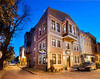 Sultan House Hotel rent a car