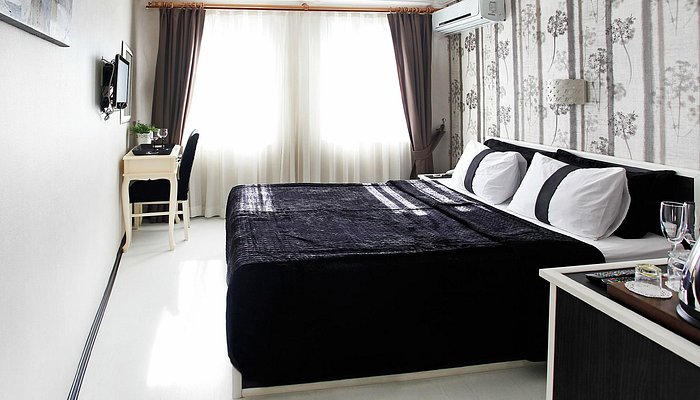 The House Next To rent a car